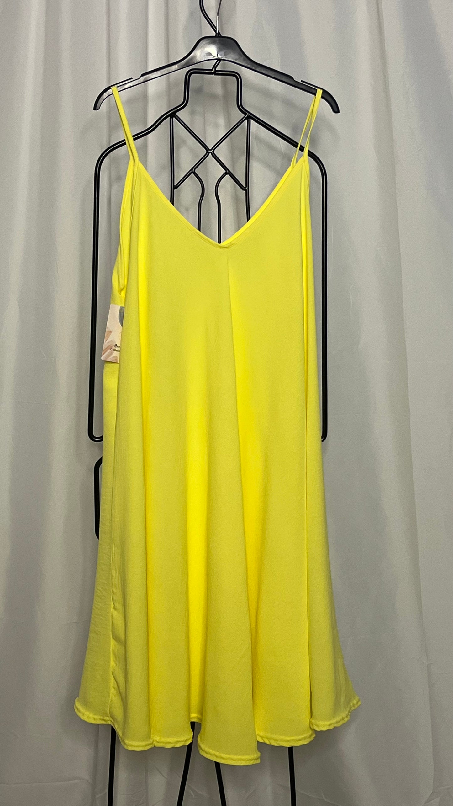 Robe courte à bretelles