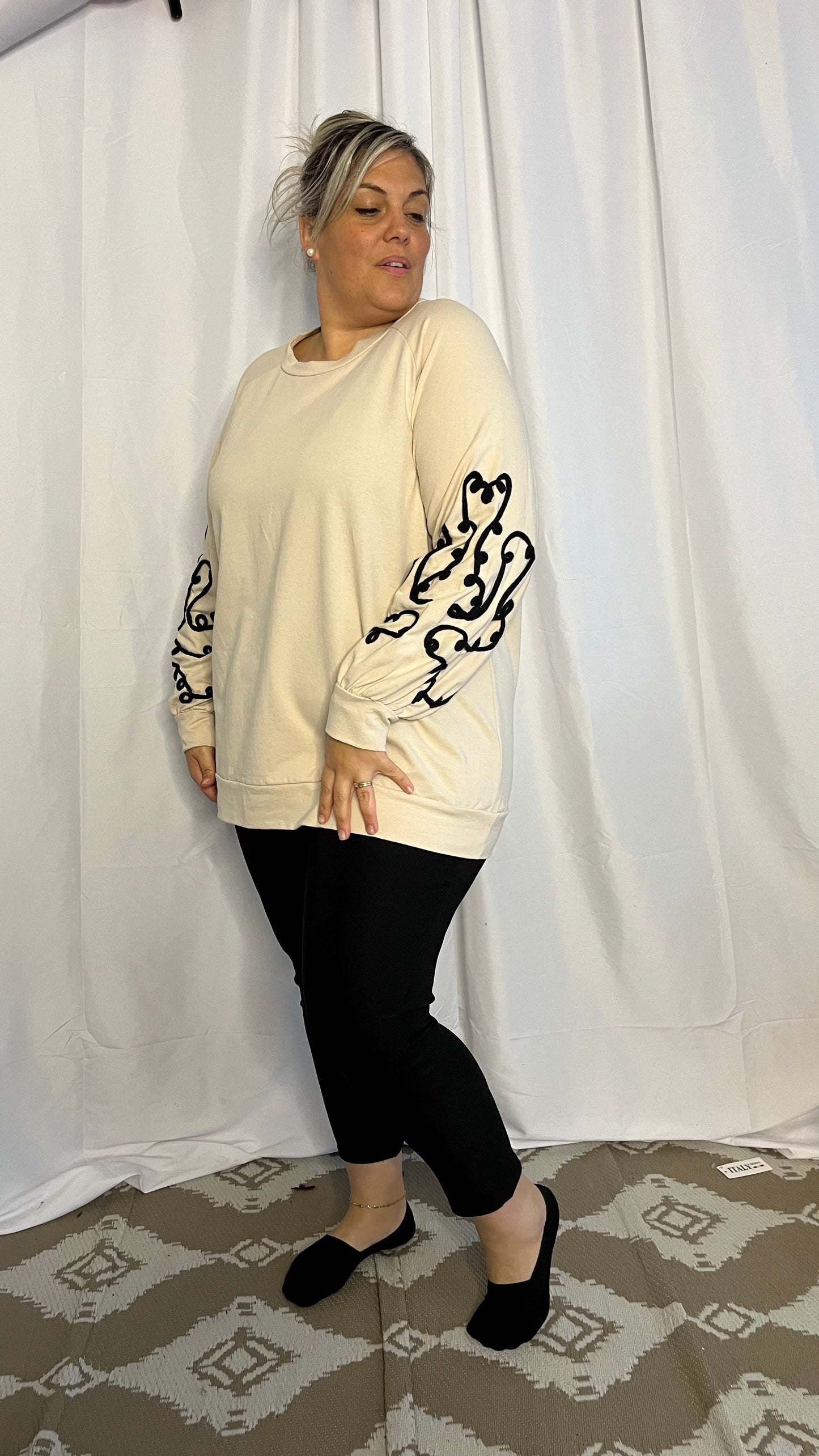 Sweat manches brodées